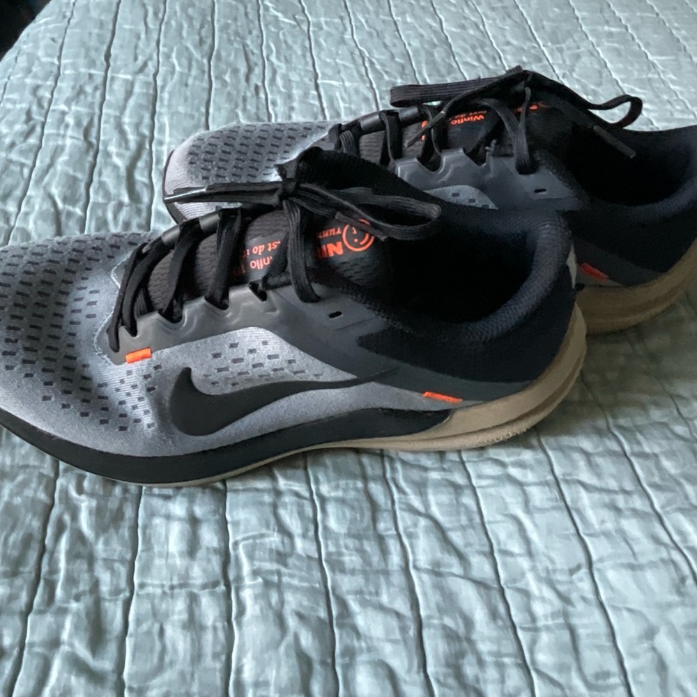 Nike Men's Gray and Black Athletic Shoes with Orange Accents